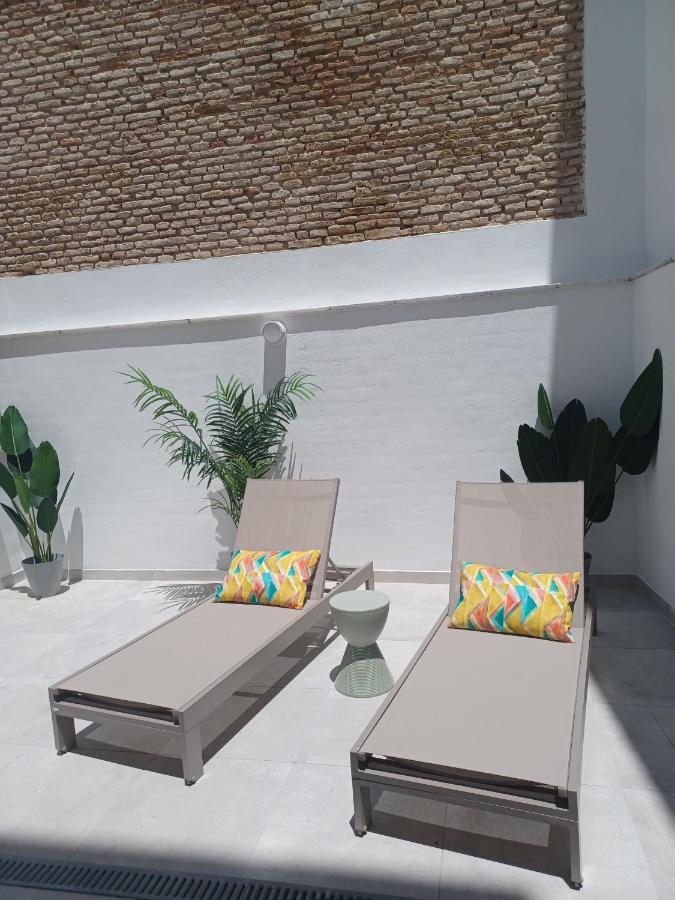 Pop Art Historia De Conde Negro Con Patio Privado Apartment Sevilla Bagian luar foto