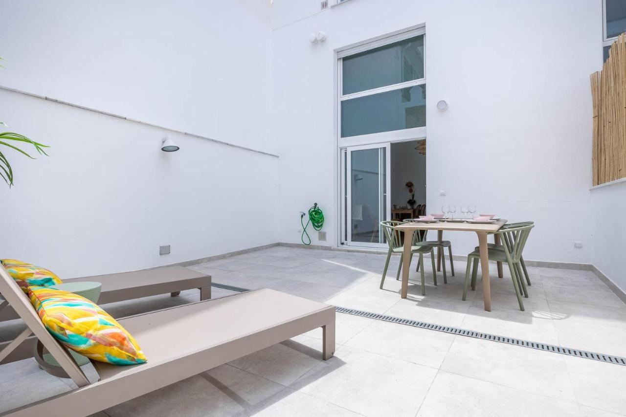 Pop Art Historia De Conde Negro Con Patio Privado Apartment Sevilla Bagian luar foto