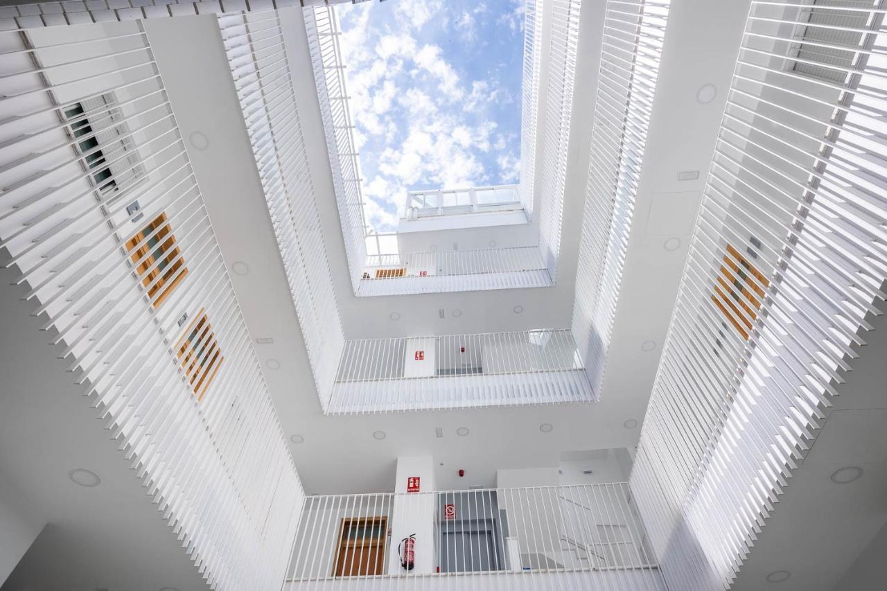 Pop Art Historia De Conde Negro Con Patio Privado Apartment Sevilla Bagian luar foto