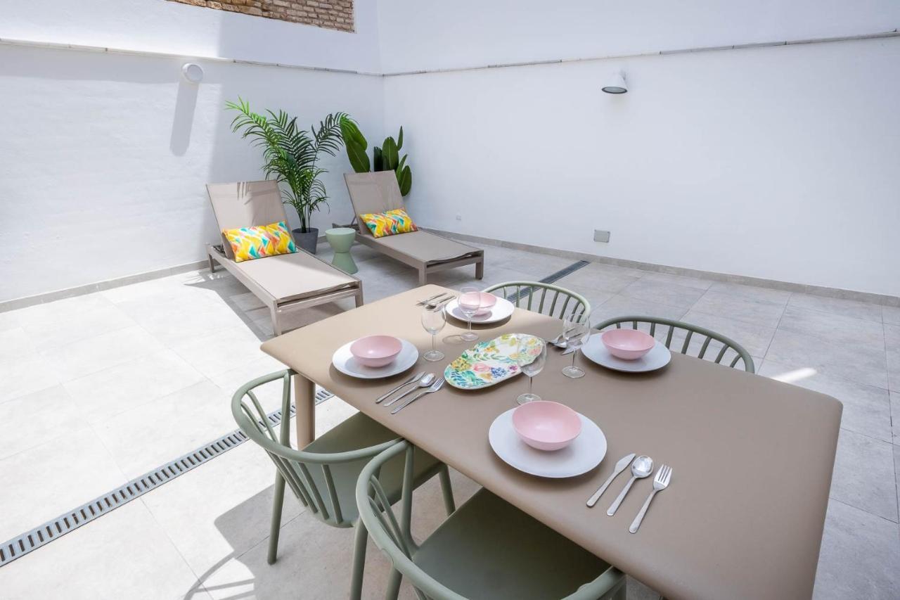 Pop Art Historia De Conde Negro Con Patio Privado Apartment Sevilla Bagian luar foto
